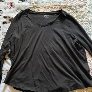 Terra & Sky Black V-Neck Long Sleeve Tee